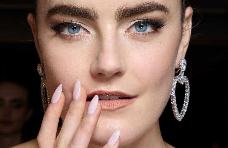 Manucure : la vague BB Cream Nails pourrait bien assurer le top de l'été