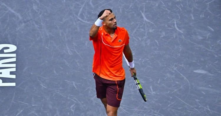 Bercy: Fils poursuit son chemin