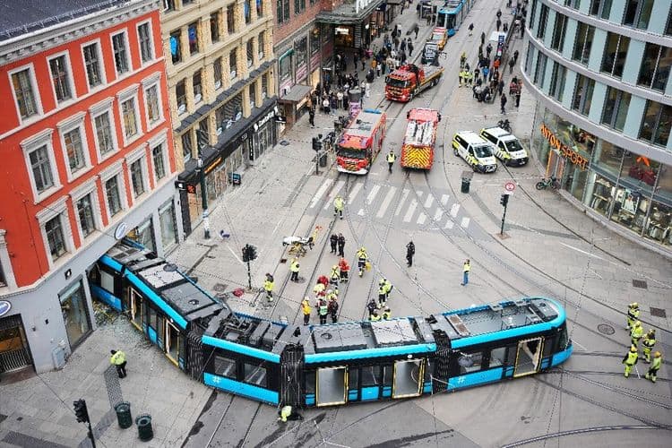 Un tramway fou finit sa course dans un magasin à Oslo