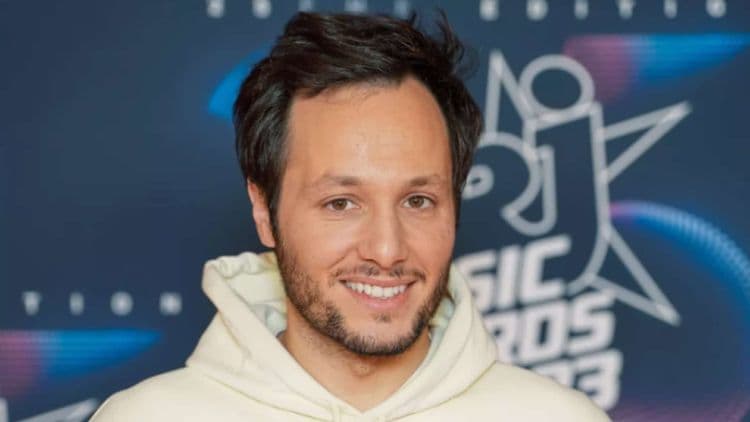 Vianney papa d'Edgar : gâté par son petit garçon de 3 ans pour la fête des Pères, le chanteur montre ses cadeaux