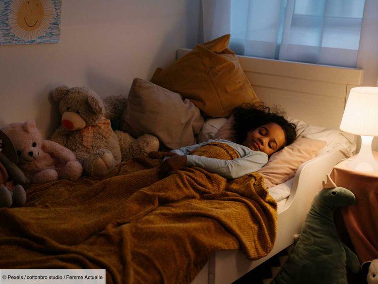 Énurésie : mon enfant fait pipi au lit, que faire ? Les réponses d’une pédiatre