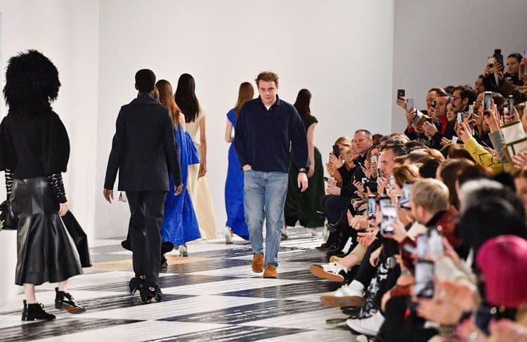 Jonathan Anderson succède à Maria Grazia Chiuri à la direction artistique de Dior