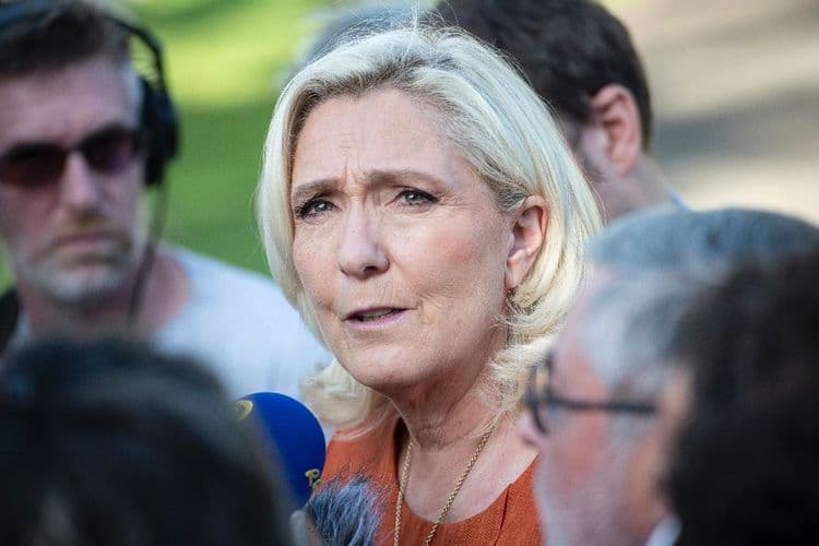 En Nouvelle-Calédonie, Marine Le Pen veut imposer sa "méthode" pour relancer les discussions