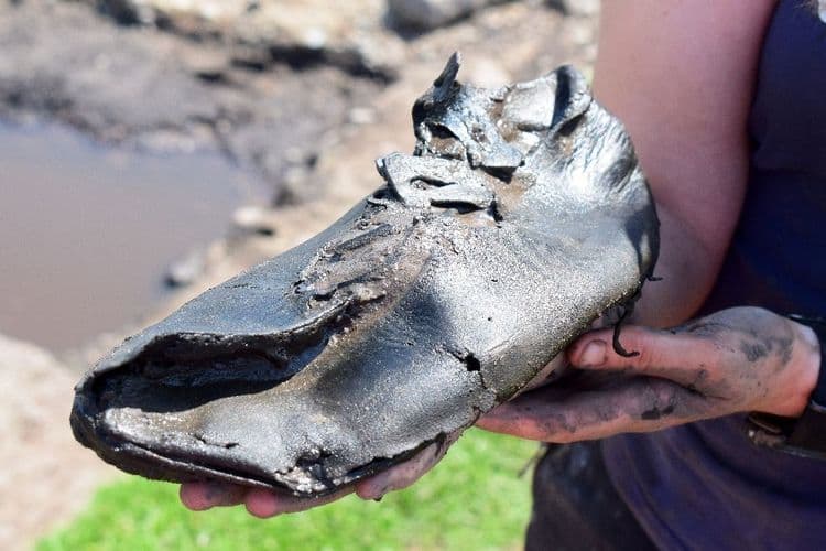 En Angleterre, des chaussures taille 49 de l'époque romaine intriguent les archéologues