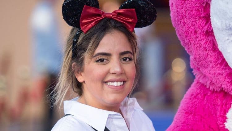Inès Reg : sa santé en danger ? Elle reporte son spectacle, "M'asseoir est impossible"
