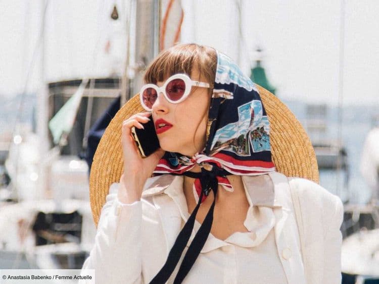 Noué à la taille, le foulard se dessine comme la pièce phare du printemps-été - voici comment l’adopter en vidéo