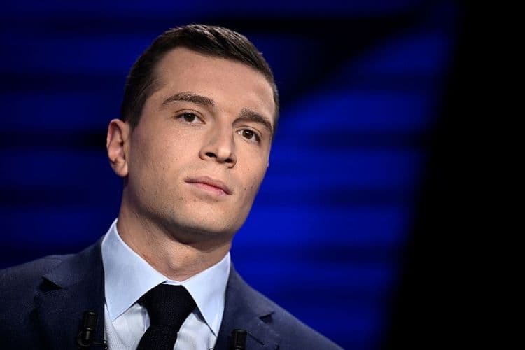 Européennes: dernière ligne droite pour Bardella, les écologistes tentent de se relancer