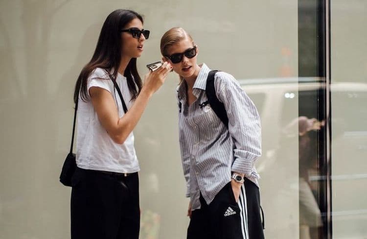 Pratique et jugé ringard, ce petit sac tient sa revanche : il fait son grand retour à la rentrée
