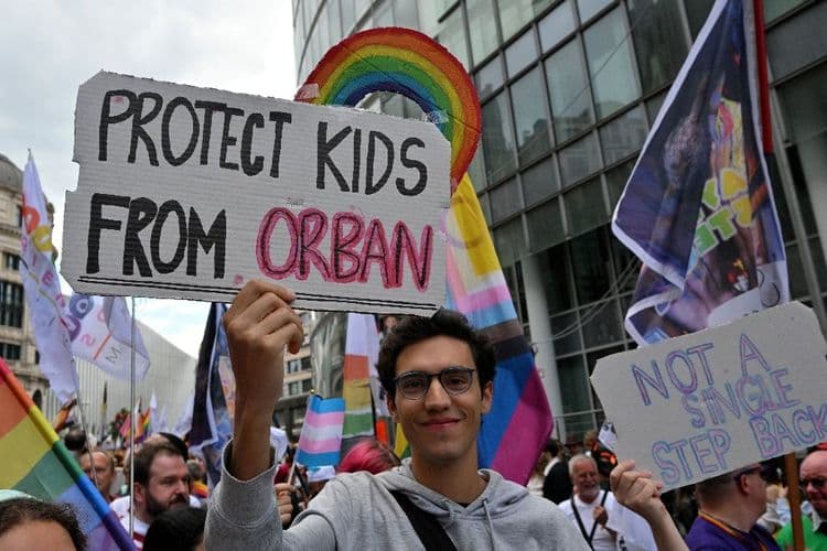 La pride de Bruxelles aux couleurs de celle de Budapest, menacée d'interdiction