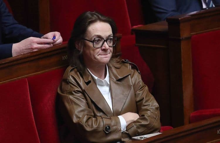 Nouvelles révélations sur la députée Caroline Parmentier, épinglée pour ses textes racistes et homophobes