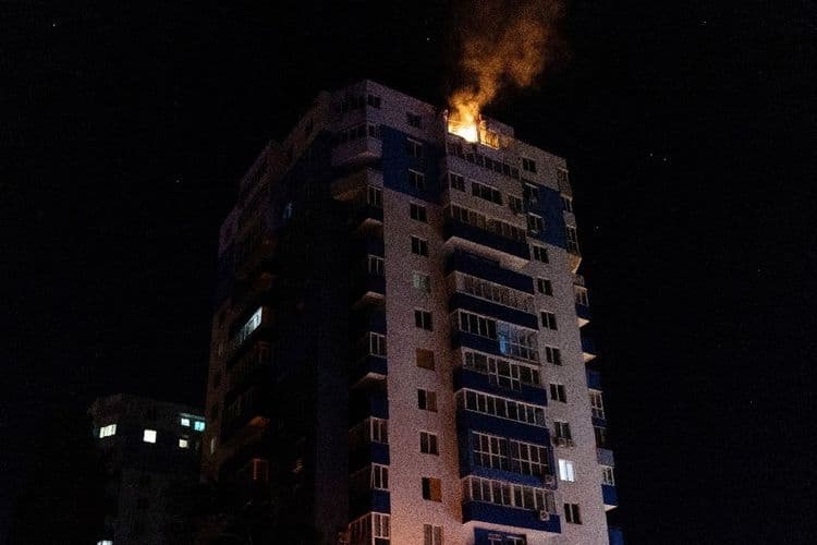 La Russie bombarde massivement l'Ukraine, au moins quatre morts à Kiev