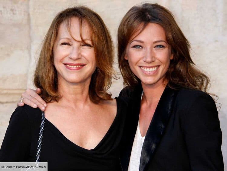 "La plus formidable des mamans" : Laura Smet publie une rare photo d'enfance avec Nathalie Baye pour la Fête des mères