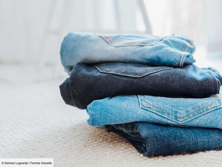 Découvrez la technique infaillible pour bien plier les jeans et gagner de la place dans le placard