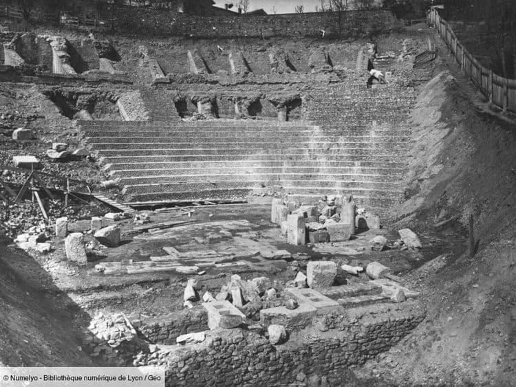 Théâtre antique de Lyon: le récit captivant de la redécouverte des vestiges gallo-romains au cœur de Fourvière