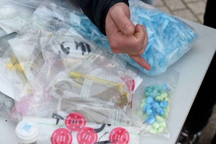 Deux chefs de l'office anti-stupéfiants de Marseille en garde à vue