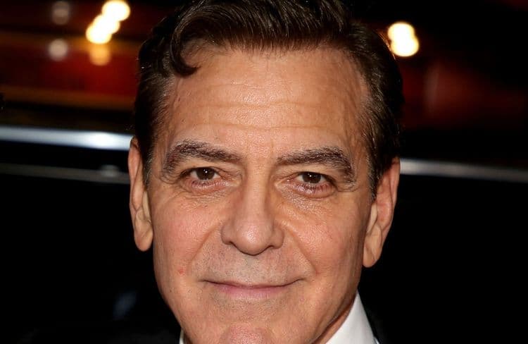 « On dirait que je traverse une horrible crise de la quarantaine » : George Clooney revient avec humour sur sa coloration des cheveux