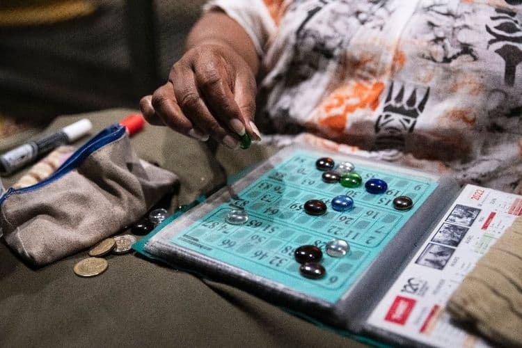 À Nouméa, le bingo rallume la nuit de Rivière-Salée