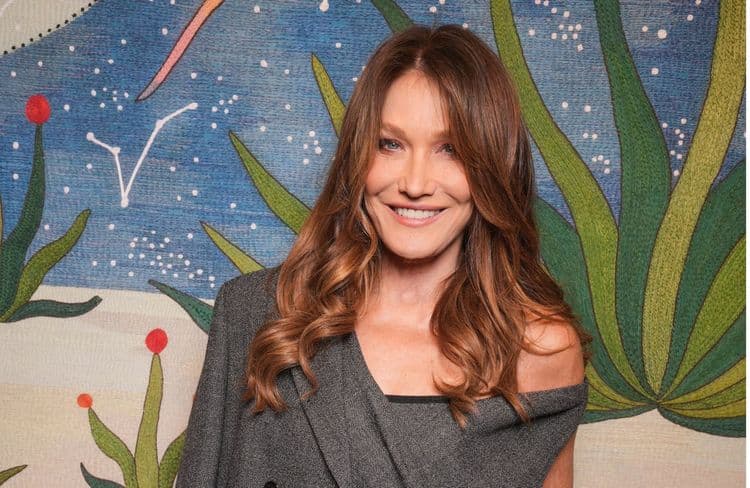 « À mon époque, on était vraiment moins filiformes » : Carla Bruni donne son avis sur les corps des mannequins d’aujourd’hui