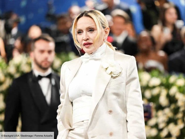 Madonna passe au brun et adopte un carré bouclé rétro - une coupe aussi canon que parfaite pour l'été