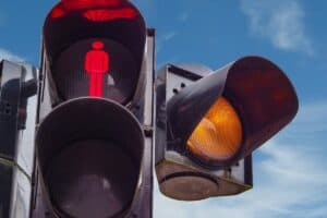 Hauts-de-Seine : un piéton passé à tabac pour avoir traversé au rouge