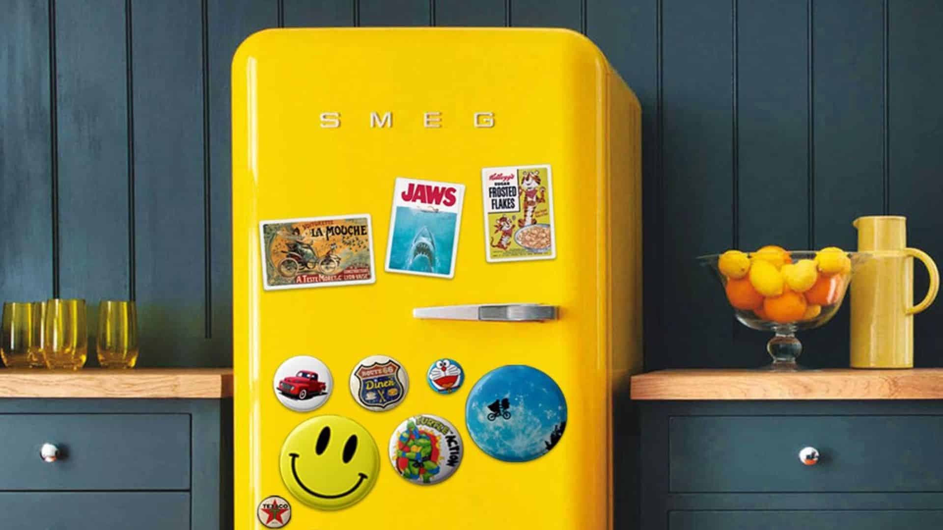 Pourquoi coller des aimants sur votre frigo est une mauvaise habitude qu’il faut arrêter ? On vous explique !