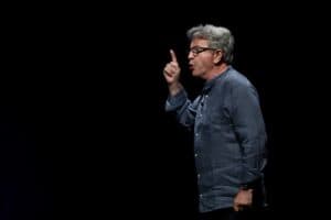 A Marseille, Mélenchon dénonce les violences policières, notamment lors des refus d’obtempérer