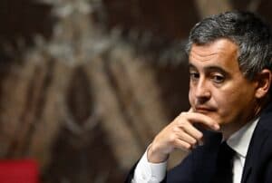 Loi immigration: Darmanin envoie une nouvelle série de signaux à droite