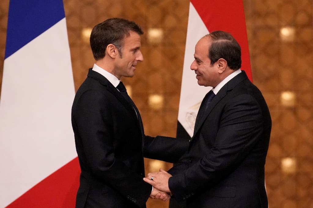 Macron plaide pour relancer le processus de paix à Amman et au Caire