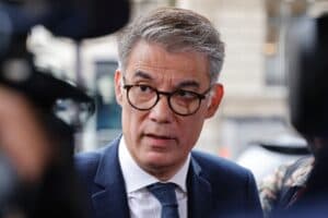 Israël/Gaza: Faure (PS) reproche à Macron de ne pas « avoir tenu une ligne de neutralité »