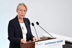 Conférence sociale: le gouvernement menace les branches ayant des minima sous le Smic