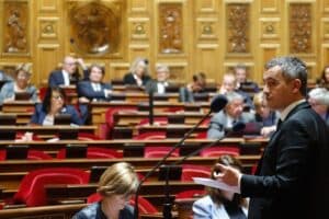 Loi immigration: le Sénat achève son durcissement, avant une adoption sans suspense