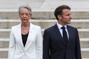 Popularité: Macron et Borne en légère baisse