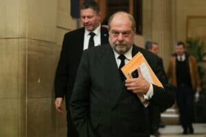 La défense plaide la relaxe à la fin du procès d’Eric Dupond-Moretti, « coupable de rien »