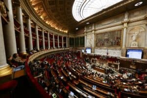 Loi immigration: des LR tendent la main au gouvernement, le bout du tunnel ?