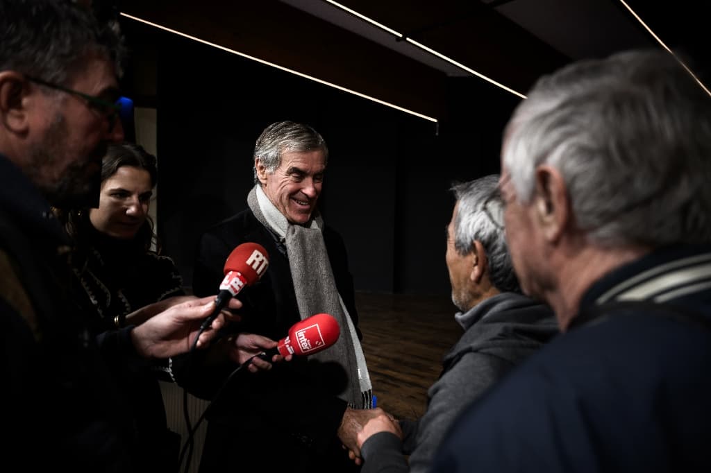 Cahuzac estime « avoir purgé sa dette » et pense à un mandat