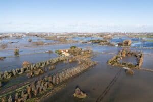 Inondations: accalmie temporaire dans le Pas-de-Calais, les habitants exténués