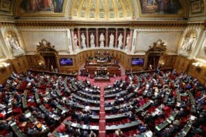 Le Sénat adopte le budget de la « Sécu », malgré le 49.3
