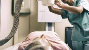 Tours : elle doit subir une radiothérapie pour soigner un cancer du sein, les médecins font une erreur hallucinante