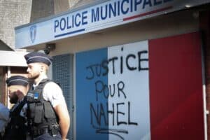 La mort de Nahel en banlieue de Paris, étincelle d’une colère qui perdure