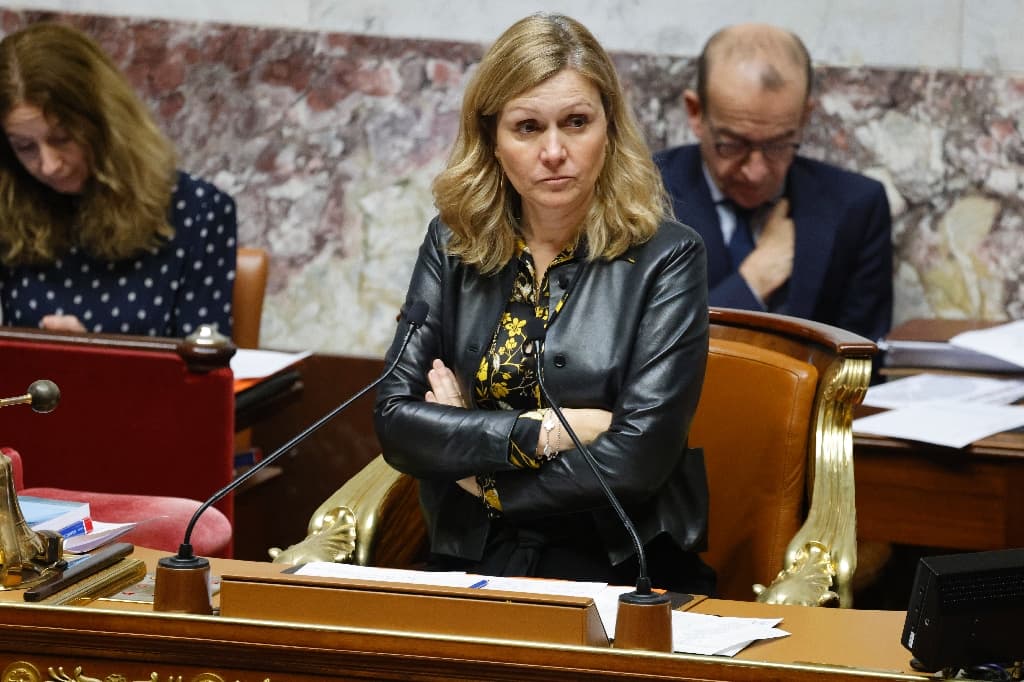 « Ferme ta gueule » de Larcher à Mélenchon: Braun-Pivet a « une autre tactique », le « mépris »