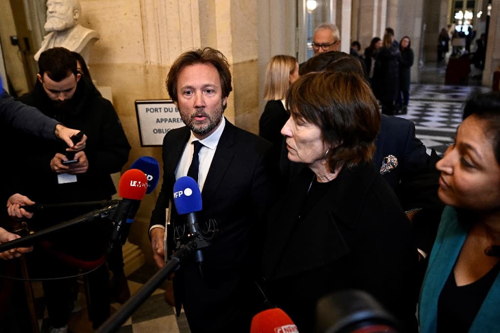 Accord sur la loi immigration: « un grand moment de déshonneur », selon le chef des députés PS