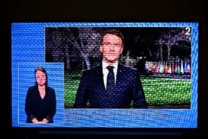 Macron promet de faire de 2024 une « année de détermination »