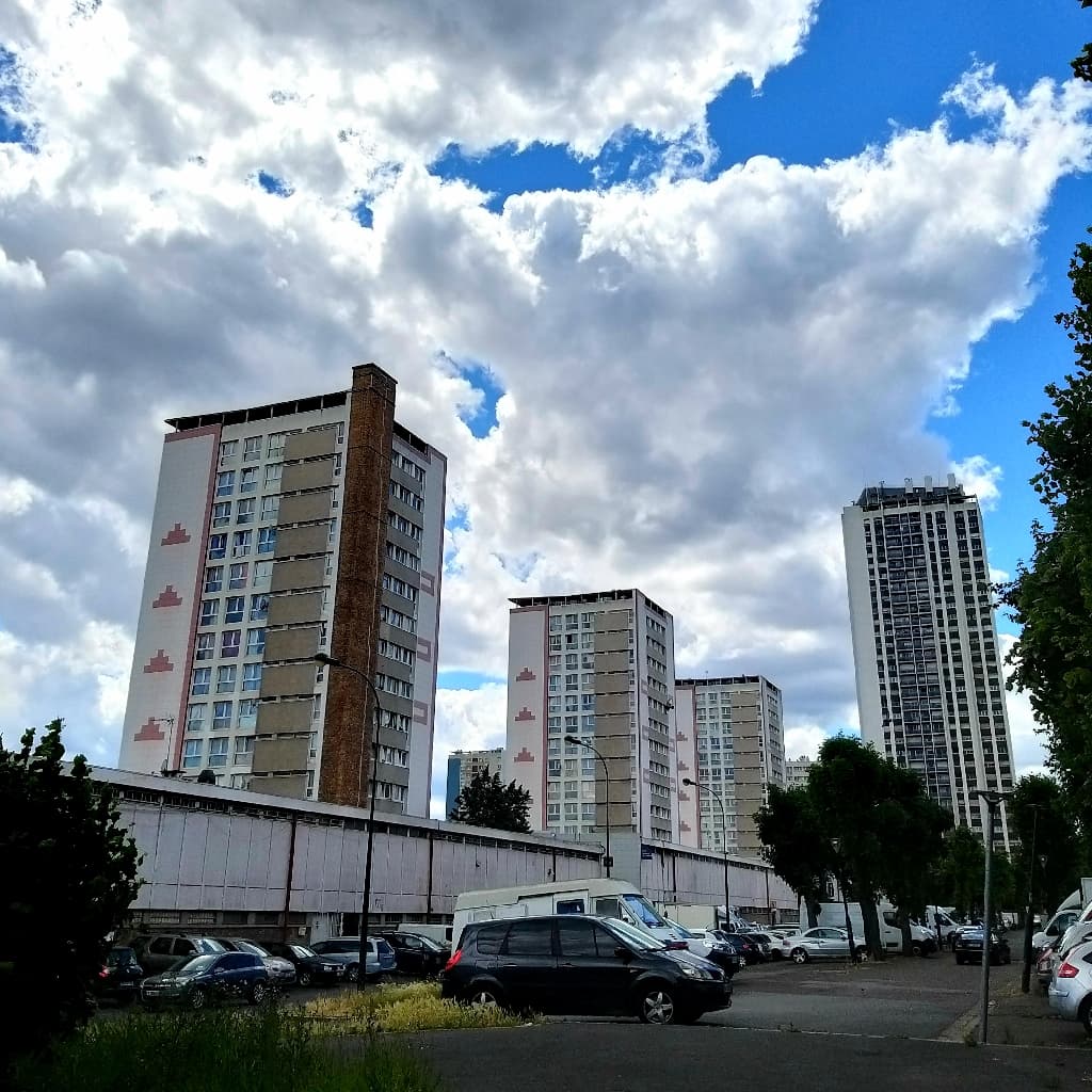 « Mobiliser les nôtres »: plus que jamais, LFI continue de miser sur les banlieues