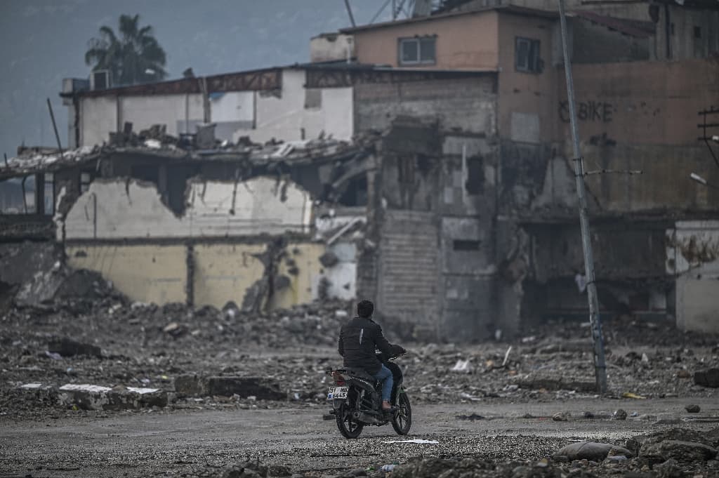 Turquie: la déprime dans les conteneurs pour les rescapés du séisme