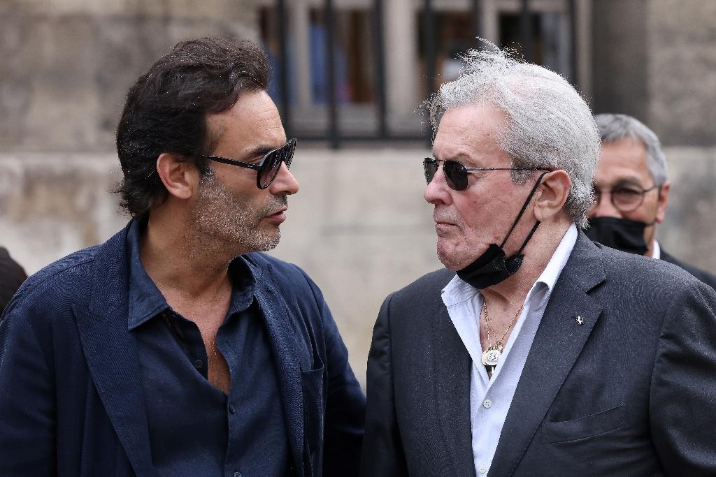 La famille d’Alain Delon explose autour de l’état de santé de la star