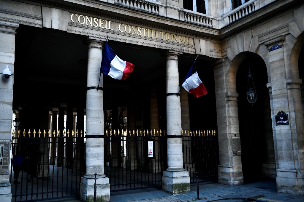 La loi immigration promulguée après les censures du Conseil constitutionnel