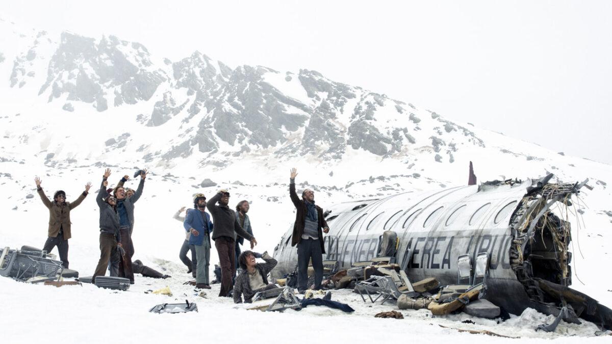 Les survivants du crash aérien des Andes dévoilent leur vision du film “La Société des neiges”