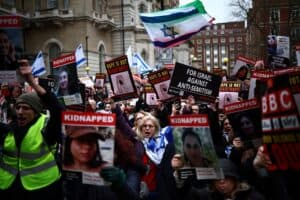 Rassemblement à Londres pour les femmes otages du Hamas