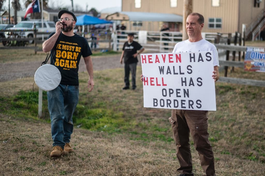 Au Texas, une « armée de Dieu » contre les migrants à la frontière mexicaine