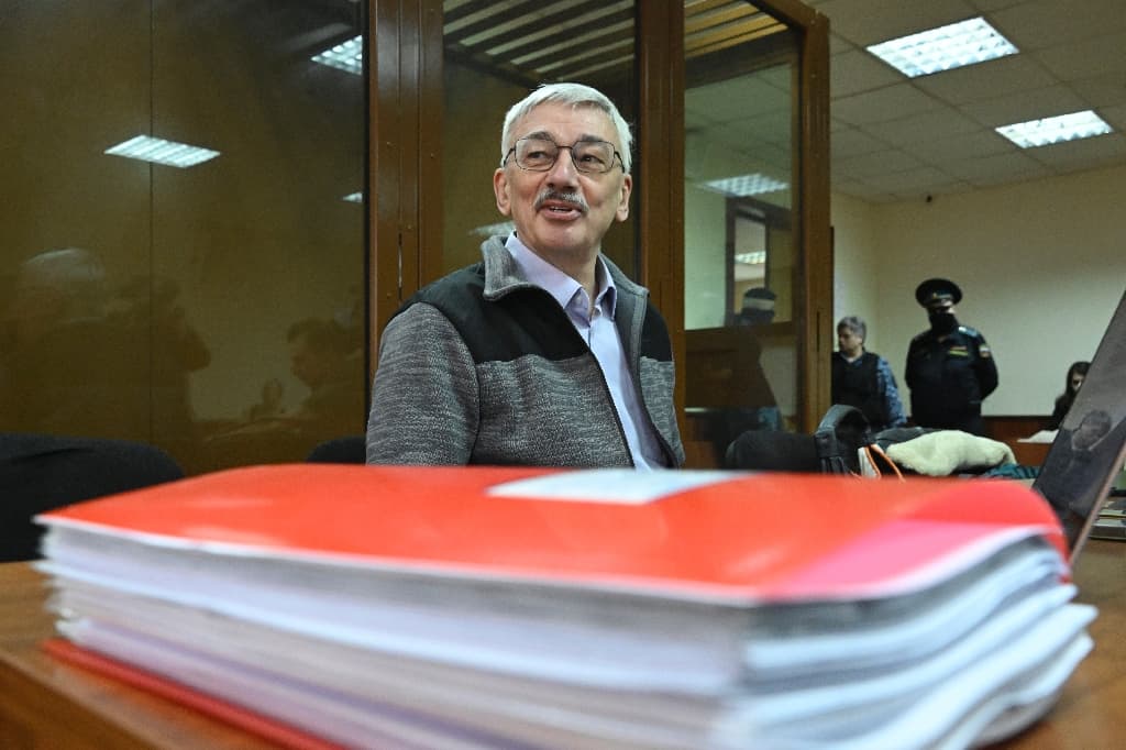 Russie: début du nouveau procès visant le dissident Oleg Orlov